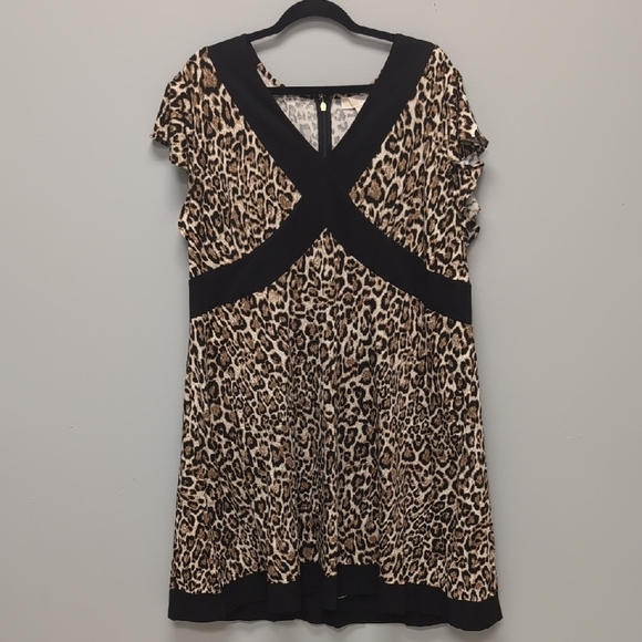 NWT. MICHAEL KORS Womens Zippered Animal Print Flutter Sleeve Dress. 2X - Picture 1 of 8